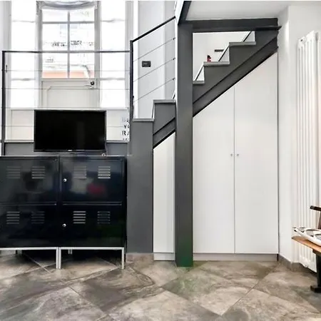Cinema Loft *